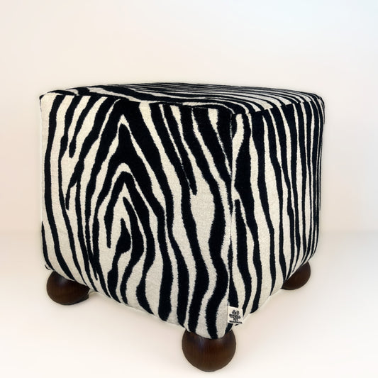 Zebra pouf